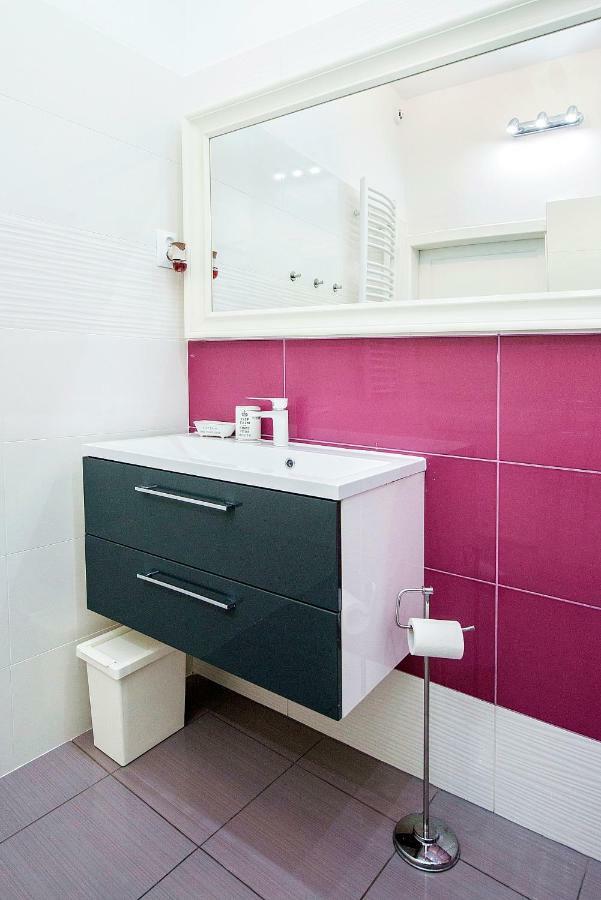Slawkowska Apartment คราคูฟ ภายนอก รูปภาพ